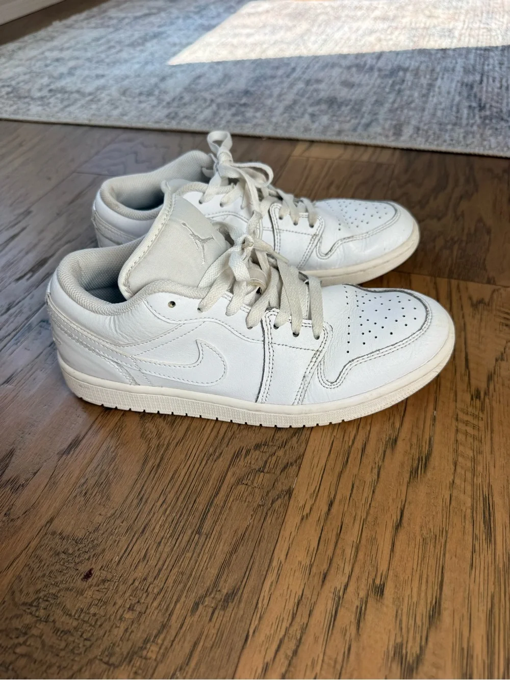 Nike Jordan White Low-Top